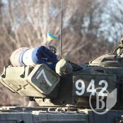 Поранених у запеклих боях під Вуглегірськом і Дебальцево привезли у Чернігів Поранених у запеклих боях під Вуглегірськом і Дебальцево привезли у Чернігів