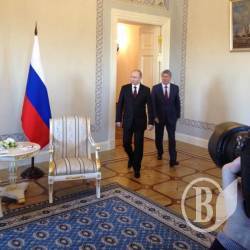 Президент РФ Володимир Путін з’явився у Пітері Президент РФ Володимир Путін з’явився у Пітері