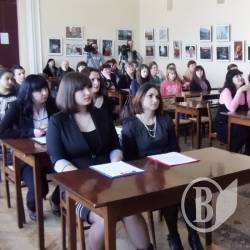 Чернігівці читали поезію в день народження Максима Рильського Чернігівці читали поезію в день народження Максима Рильського