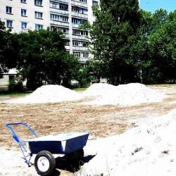 У трьох школах Чернігова будують футбольні поля - фото