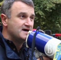 Міліція затримала п’яного, який «наїхав» на агітнамет Свободи Міліція затримала п’яного, який «наїхав» на агітнамет Свободи