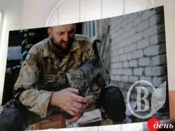 У Чернігові відкрили виставку фронтових світлин Іловайської спецоперації
