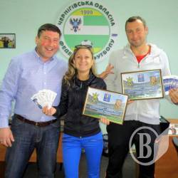 Представники чернігівських футбольних команд отримали квитки на матч Україна-Іспанія