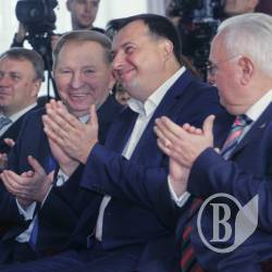 Росія пішла проти всього мусульманського світу - Кучма у Чернігові, фоторепортаж Росія пішла проти всього мусульманського світу - Кучма у Чернігові, фоторепортаж