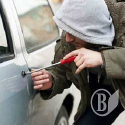 Чернігівщина: викрали авто і залишили в кюветі Чернігівщина: викрали авто і залишили в кюветі