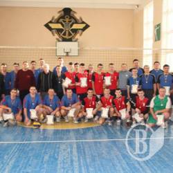 Чернігівські силовики зіграли у волейбол Чернігівські силовики зіграли у волейбол