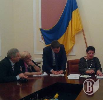Міськвиборчком: Атрошенко, ми ще чекаємо трудову Міськвиборчком: Атрошенко, ми ще чекаємо трудову