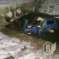 Три особи загинули внаслідок падіння авто в річку Три особи загинули внаслідок падіння авто в річку