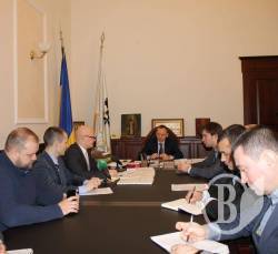 Мер Чернігова назвав два комунальних підприємства злочинним угрупуванням Мер Чернігова назвав два комунальних підприємства злочинним угрупуванням