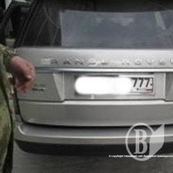 Прикордонники виявили Range Rover, на якому автоматично мінялися номери Прикордонники виявили Range Rover, на якому автоматично мінялися номери