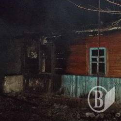 77-літній дід на Бобровиччині обпікся під час пожежі. Фото 77-літній дід на Бобровиччині обпікся під час пожежі. Фото
