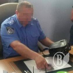 Поліцейського, що оббирав підлеглих, зачинять на час слідства Поліцейського, що оббирав підлеглих, зачинять на час слідства