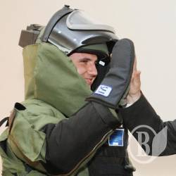 НАТО виділило обладнання для піротехніків на Донбасі НАТО виділило обладнання для піротехніків на Донбасі