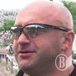 Чернігівці в захваті від харизми «начальника смітттєзвалища». Фото Чернігівці в захваті від харизми «начальника смітттєзвалища». Фото