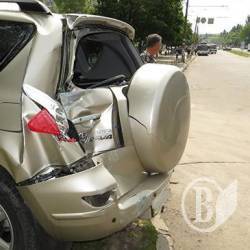 Автобус «Таксосервіса» пом’яв «Тойоту». ФотоФакт Автобус «Таксосервіса» пом’яв «Тойоту». ФотоФакт