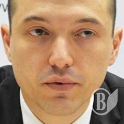 Довірена особа Микитася нишпорить в комп’ютері голови ОВК-206. Відео Довірена особа Микитася нишпорить в комп’ютері голови ОВК-206. Відео