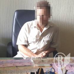 Директор медучилища взяв 5 тисяч грн. Фото Директор медучилища взяв 5 тисяч грн. Фото