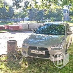 «Прораб фонтану» з донецькими номерами й поводженням. ФотоФакт «Прораб фонтану» з донецькими номерами й поводженням. ФотоФакт