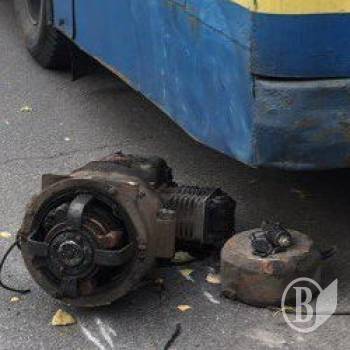 Тролейбуси Чернігова гублять вузли на ходу. ФотоФакт Тролейбуси Чернігова гублять вузли на ходу. ФотоФакт