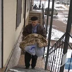Гамельчукі вязуць у Чарнігаў гуманітарку, каб дапамагчы байцам АТА і ўцекачам. Відэа