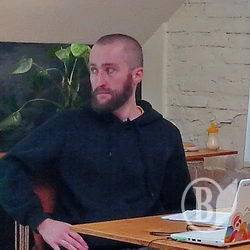 Городи на дахах забезпечать Чернігів городиною. Відео Городи на дахах забезпечать Чернігів городиною. Відео