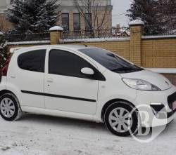 На зимових дорогах розбилися два Peugeot. Загинула жінка-водій. Фото На зимових дорогах розбилися два Peugeot. Загинула жінка-водій. Фото