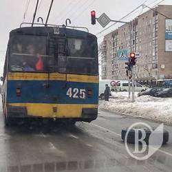 Лайнер ЧТУ потерял колесо на ходу. Фотофакт Лайнер ЧТУ потерял колесо на ходу. Фотофакт