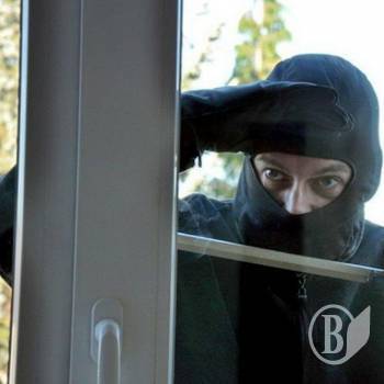 Попався любитель віджимати вікна Попався любитель віджимати вікна