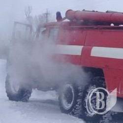 Випав сніг – рятувальники витягають машини з кучугур. Фото Випав сніг – рятувальники витягають машини з кучугур. Фото
