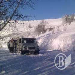 Сніг змушує працювати не тільки комунальників, а й рятувальників Сніг змушує працювати не тільки комунальників, а й рятувальників