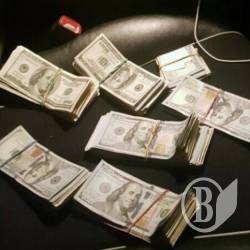 Попався з «відкатом» у $40 тисяч чиновник Чернігівської ОДА. Фото Попався з «відкатом» у $40 тисяч чиновник Чернігівської ОДА. Фото