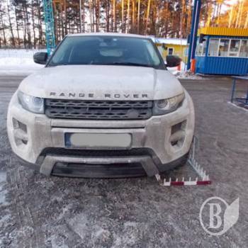 Крадений Range Rover затримали на кордоні Крадений Range Rover затримали на кордоні