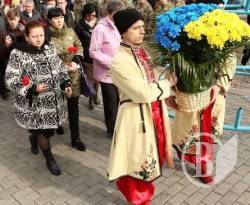 Патріотів з Волонтерського агітпотягу не пустили у Спаський собор Патріотів з Волонтерського агітпотягу не пустили у Спаський собор