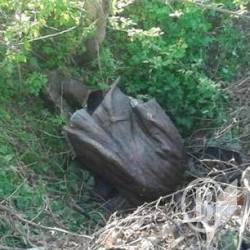 Пам'ятник Бернесу знайшовся в рівчаку Пам'ятник Бернесу знайшовся в рівчаку
