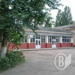 Школі №5 нарешті замінять клеєні скотчем вікна Школі №5 нарешті замінять клеєні скотчем вікна