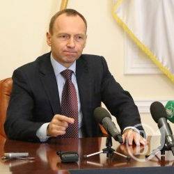 Атрошенко витурив прибиральницю з ЖЕКу, але не розстріляв Атрошенко витурив прибиральницю з ЖЕКу, але не розстріляв
