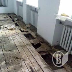 У міськраді зірвали підлогу У міськраді зірвали підлогу