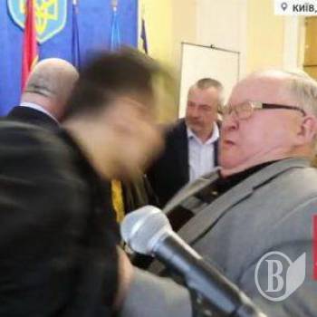 Резніченко знову вдарив в обличчя «ветерана»