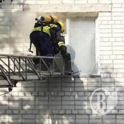 8-літнього врятували з палаючої квартири 8-літнього врятували з палаючої квартири