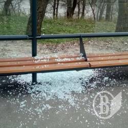 В Чернігові продовжують бити скло на зупинках В Чернігові продовжують бити скло на зупинках