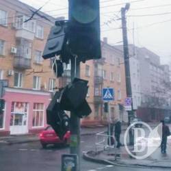 Хтось зламав світлофор у Чернігові Хтось зламав світлофор у Чернігові