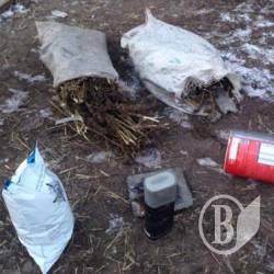 Приїхала поліція на сварку, а там ще й мішки зілля Приїхала поліція на сварку, а там ще й мішки зілля