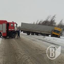 Сімох витягли зі снігу. Дорогами можна їхати Сімох витягли зі снігу. Дорогами можна їхати