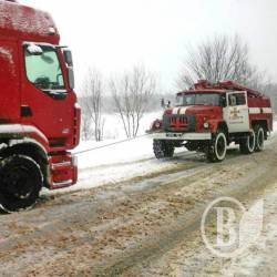Шість вантажівок врятовані зі снігу 14 лютого Шість вантажівок врятовані зі снігу 14 лютого