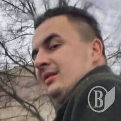 Неадекват з ножем тероризує водіїв у Чернігові. Хоча потім може і вибачитися Неадекват з ножем тероризує водіїв у Чернігові. Хоча потім може і вибачитися