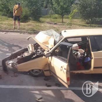 ВАЗ-2108 сплющило під трактором ВАЗ-2108 сплющило під трактором