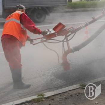 Водії воліють триматися подалі від «камінчасто-ямкового» ремонту Водії воліють триматися подалі від «камінчасто-ямкового» ремонту