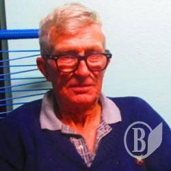 Він зберігає зошит кладовища. Там буде і його ім’я Він зберігає зошит кладовища. Там буде і його ім’я