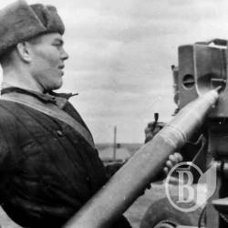 Там стріляли снарядами 85 мм, та не всяк сам розірвався Там стріляли снарядами 85 мм, та не всяк сам розірвався