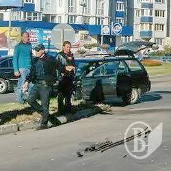 Збережіть лобове скло свого авто – пристібніться!